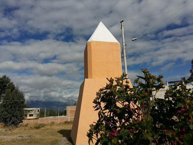 Piramide Mediomundo Norte - Riobamba
