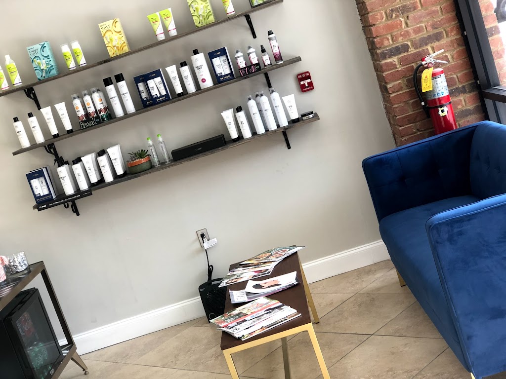 HairEsque Salon 30281