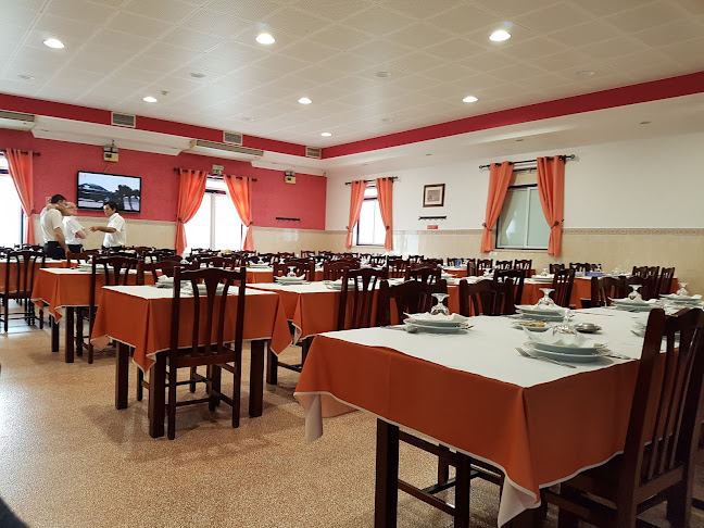 https://www.facebook.com/Restaurante-O-Pinheiro-125080587561562