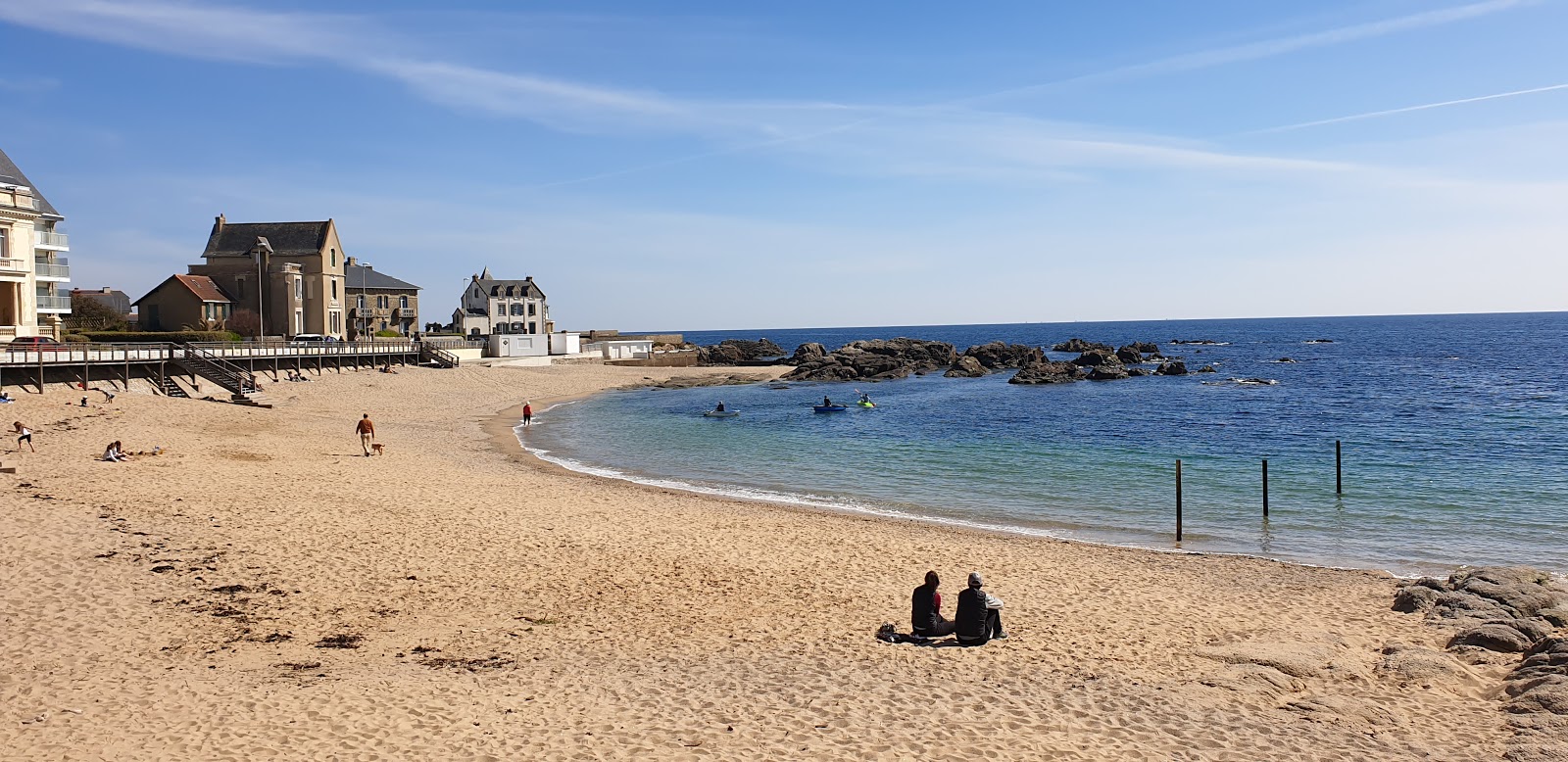 Zdjęcie Plage du port Lin z powierzchnią jasny piasek