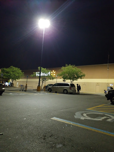 Department Store «Walmart Supercenter», reviews and photos, 500 New Circle Rd, Lexington, KY 40511, USA