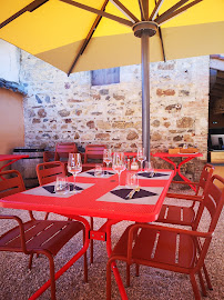 Atmosphère du Restaurant français Le Bistrot à Vin de Serine à Ampuis - n°12