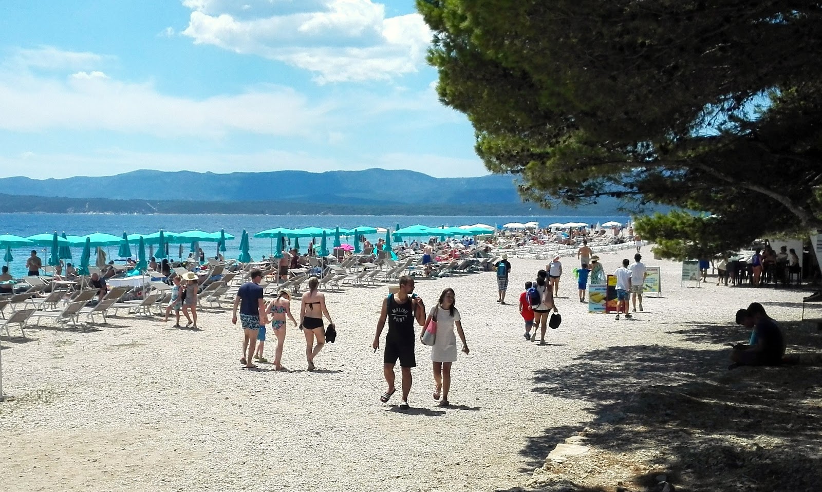 Foto de Potocine beach - lugar popular entre os apreciadores de relaxamento