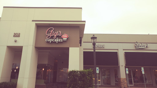 Shopping Mall «Waverly Place Shopping Center», reviews and photos, 307 Colonades Way, Cary, NC 27518, USA