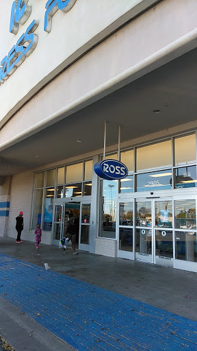 Clothing Store «Ross Dress for Less», reviews and photos, 2905 50th St, Lubbock, TX 79413, USA