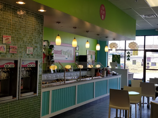 Frozen Yogurt Shop «sweetFrog Premium Frozen Yogurt», reviews and photos, 3911 Union Deposit Rd, Harrisburg, PA 17109, USA