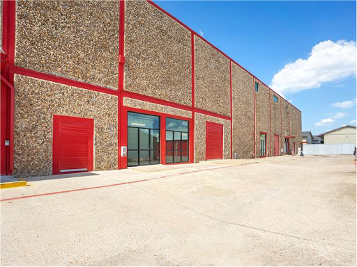Self-storage facility Irving