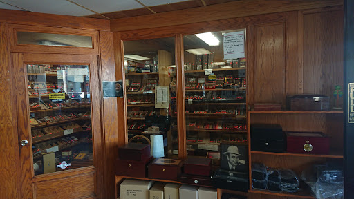 Tobacco Shop «Redondo Cigar & Tobacco», reviews and photos, 1710 Aviation Blvd, Redondo Beach, CA 90278, USA