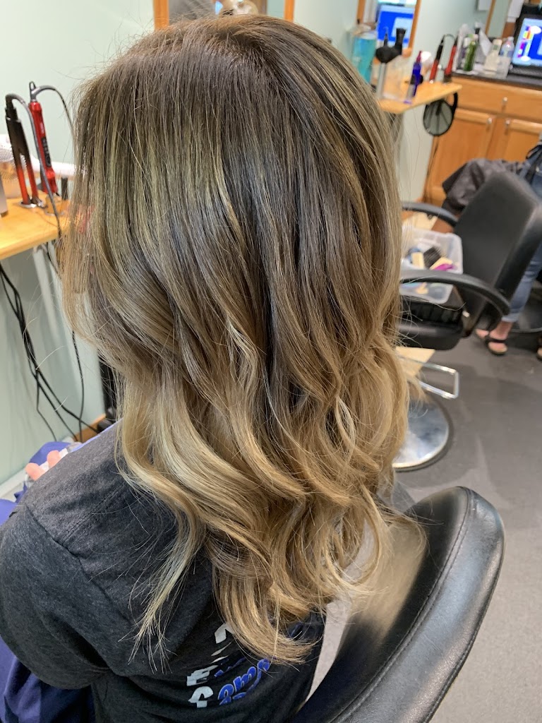 Reflections Salon 47834