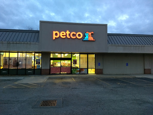 Petco Animal Supplies, 3115 Iowa St, Lawrence, KS 66046, USA, 