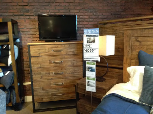 Furniture Store «Ashley HomeStore», reviews and photos, 905 Perimeter Dr, Schaumburg, IL 60173, USA