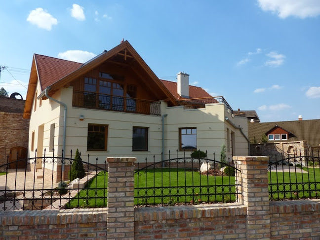 Dunaújváros, Kossuth Lajos u. 2/a, 2400