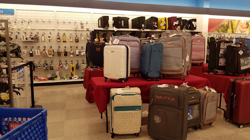 Clothing Store «Ross Dress for Less», reviews and photos, 7511 Lemont Rd, Darien, IL 60561, USA