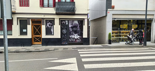 Hirubide_bizartegixe en Ondarroa, Vizcaya