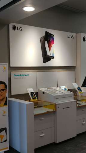 Cell Phone Store «Sprint Store», reviews and photos, 250 Woodbridge Center Dr #309, Woodbridge, NJ 07095, USA