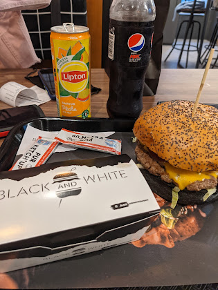 photo n° 103 du Restaurant de hamburgers Black And White Burger Rennes à Rennes