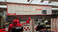 Atmosphère du Restaurant de hamburgers Five Guys Gare du Nord à Paris - n°17