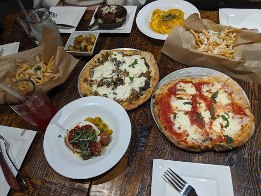 Shopping Mall «The Gallery at Westbury Plaza», reviews and photos, 900 Old Country Rd, Garden City, NY 11530, USA