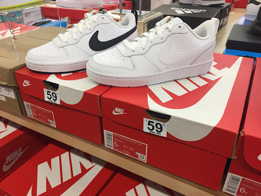 Shoe Store «Shoe City», reviews and photos, 4170 E Willow St, Long Beach, CA 90815, USA