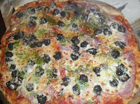 Plats et boissons du Pizzas à emporter Pizza Carl à Romagnat - n°4