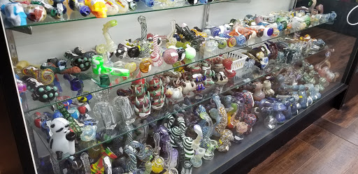 Tobacco Shop «Mr. SMOKE (smoke shop)», reviews and photos, 4347 Gunn Hwy, Tampa, FL 33618, USA