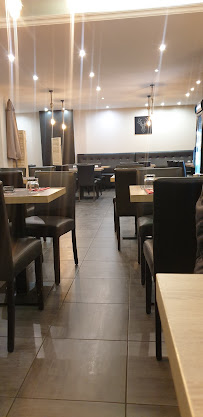 Atmosphère du Mister Grill / Restaurant halal à Sainte-Geneviève-des-Bois - n°11