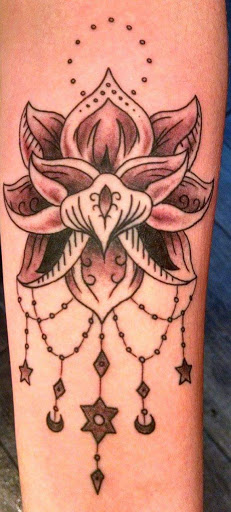 Explore male sleeve tattoo ideas, creative tattoo ideas in Milan, available at Apocalyptic Ink Studio