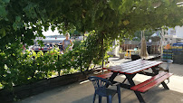 Atmosphère du Bar-restaurant à huîtres le chai-nous à Lège-Cap-Ferret - n°12