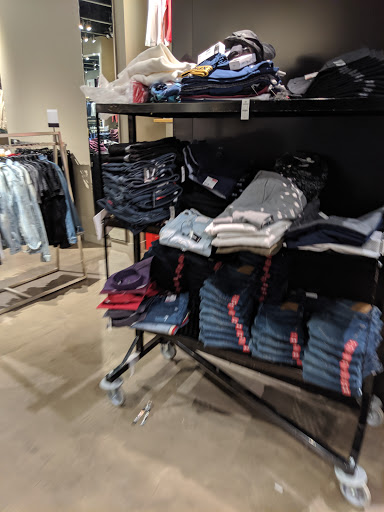 Clothing Store «Express», reviews and photos, 6847 Springfield Mall, Springfield, VA 22150, USA