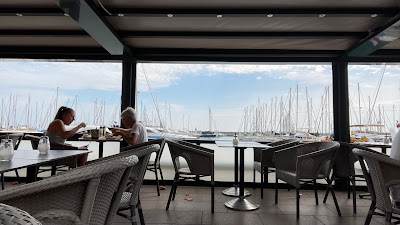 Le Newport Cafe à Vallauris