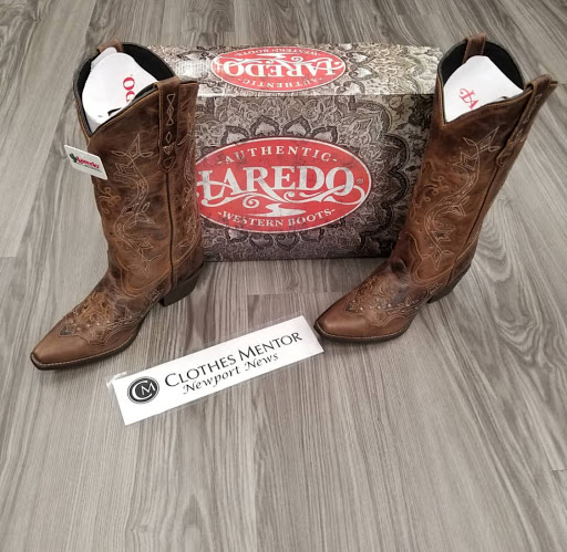 Used Clothing Store «Clothes Mentor», reviews and photos, 306 Oyster Point Rd, Newport News, VA 23602, USA