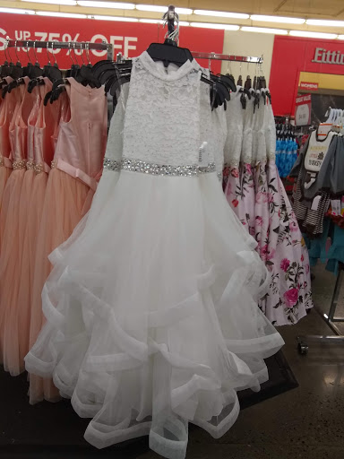 Outlet Store «VF Outlet», reviews and photos, 521 S Fork Ave SW, North Bend, WA 98045, USA