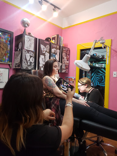 Tattoo Shop «Castro Tattoo», reviews and photos, 3991 17th St, San Francisco, CA 94114, USA