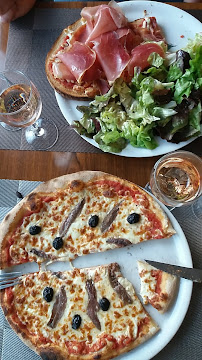 Plats et boissons du Pizzeria Le Four à Bois à Béligneux - n°18