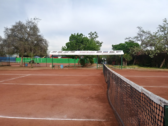 Opiniones de Club De Tenis Ferroviario en Pedro Aguirre Cerda - Gimnasio