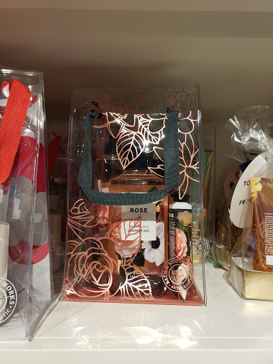 Beauty Supply Store «Bath & Body Works», reviews and photos, 1905 Scenic Hwy S, Snellville, GA 30078, USA