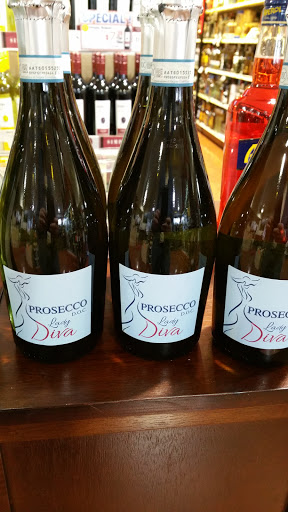 Liquor Store «M&M Wine & Spirits - Liquor Store», reviews and photos, 429 Market St, Elmwood Park, NJ 07407, USA