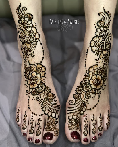 Explore real heart tattoo ideas, creative tattoo ideas in Houston, available at Paisleys and Swirls - Henna Artist in Houston