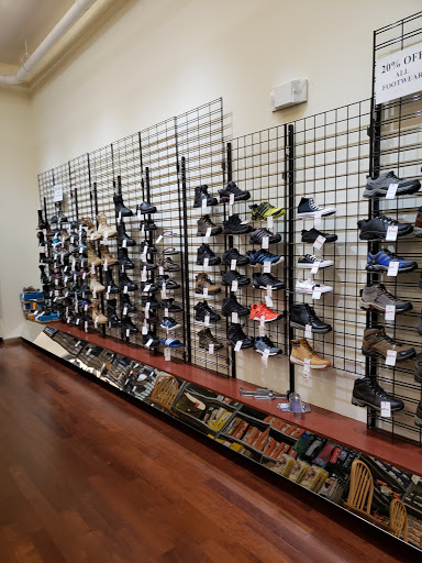 Clothing Store «I Goldberg Army & Navy», reviews and photos, 1300 Chestnut St, Philadelphia, PA 19107, USA