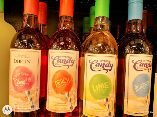 Grocery Store «Lowes Foods on Pine Grove Drive», reviews and photos, 805 Pine Grove Dr, Wilmington, NC 28403, USA