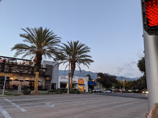 Shopping Mall «Shops On Lake Avenue», reviews and photos, 345 S Lake Ave, Pasadena, CA 91101, USA