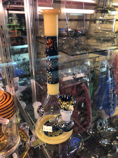Tobacco Shop «Sky Zone Smoke Shop», reviews and photos, 2664 Broadway, Redwood City, CA 94063, USA