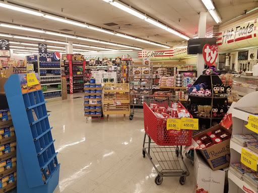 Grocery Store «Oakridge Supermarket», reviews and photos, 31240 Groesbeck Hwy, Fraser, MI 48026, USA