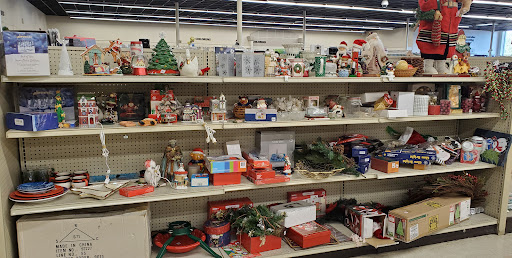 Thrift Store «Lakewood Goodwill», reviews and photos, 6002 Mt Tacoma Dr SW, Tacoma, WA 98499, USA