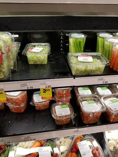 Grocery Store «Meijer», reviews and photos, 13000 Middlebelt Rd, Livonia, MI 48150, USA