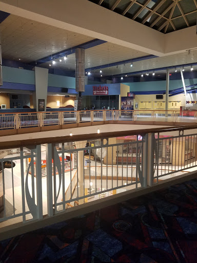 Movie Theater «Regal Brass Mill Stadium 12», reviews and photos, 495 Union St, Waterbury, CT 06706, USA