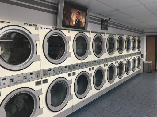 Laundromat «Fluff and Fold Lavanderia», reviews and photos, 5042 Warner Ave, Huntington Beach, CA 92649, USA