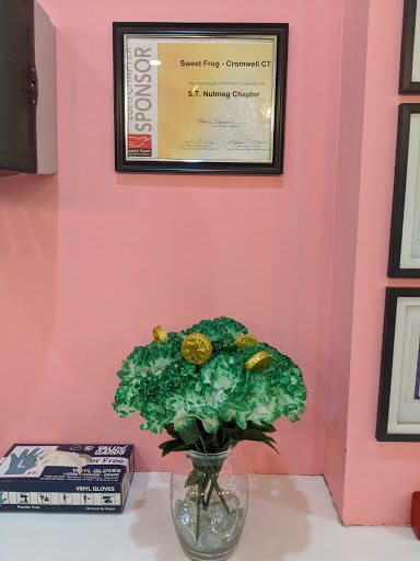 Frozen Yogurt Shop «sweetFrog», reviews and photos, 34 Shunpike Rd #28, Cromwell, CT 06416, USA