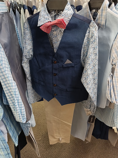 Clothing Store «K&G Fashion Superstore», reviews and photos, 22688 Michigan Ave, Dearborn, MI 48124, USA