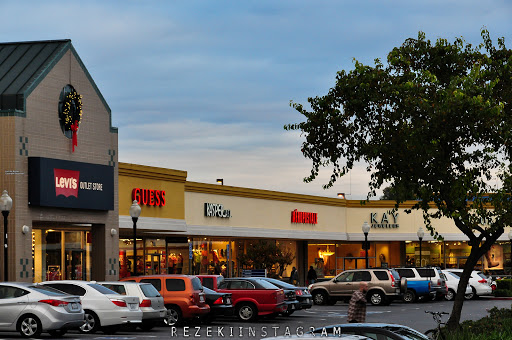 Shopping Mall «Gilroy Premium Outlets», reviews and photos, 681 Leavesley Rd, Gilroy, CA 95020, USA